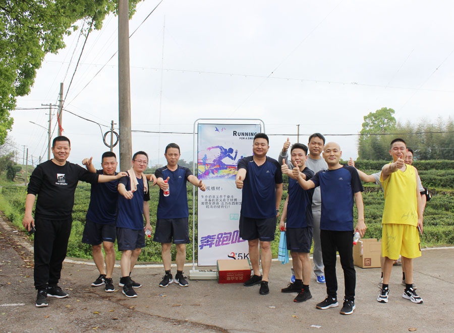 1555918606795088416.jpg 2.jpg