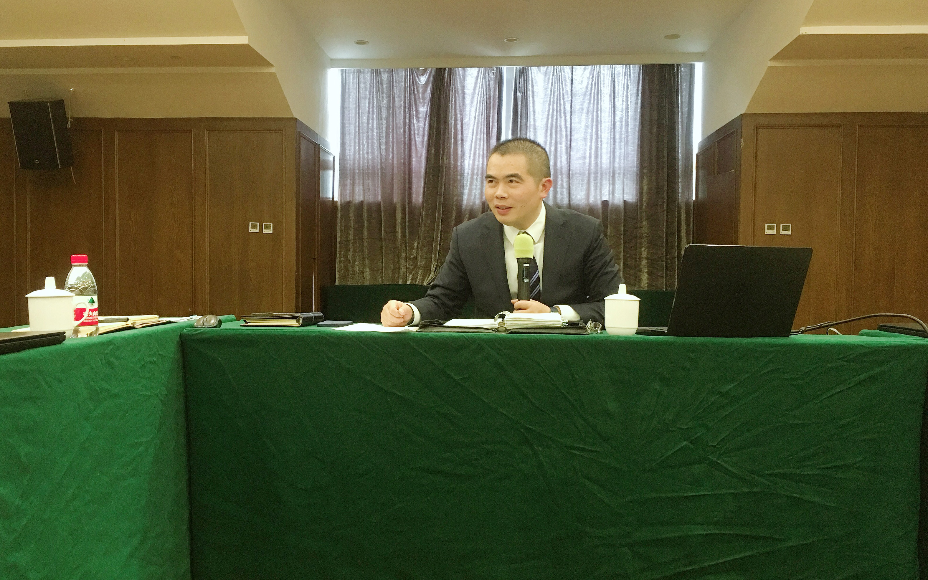 聘任優(yōu)秀人才，營造坦誠文化