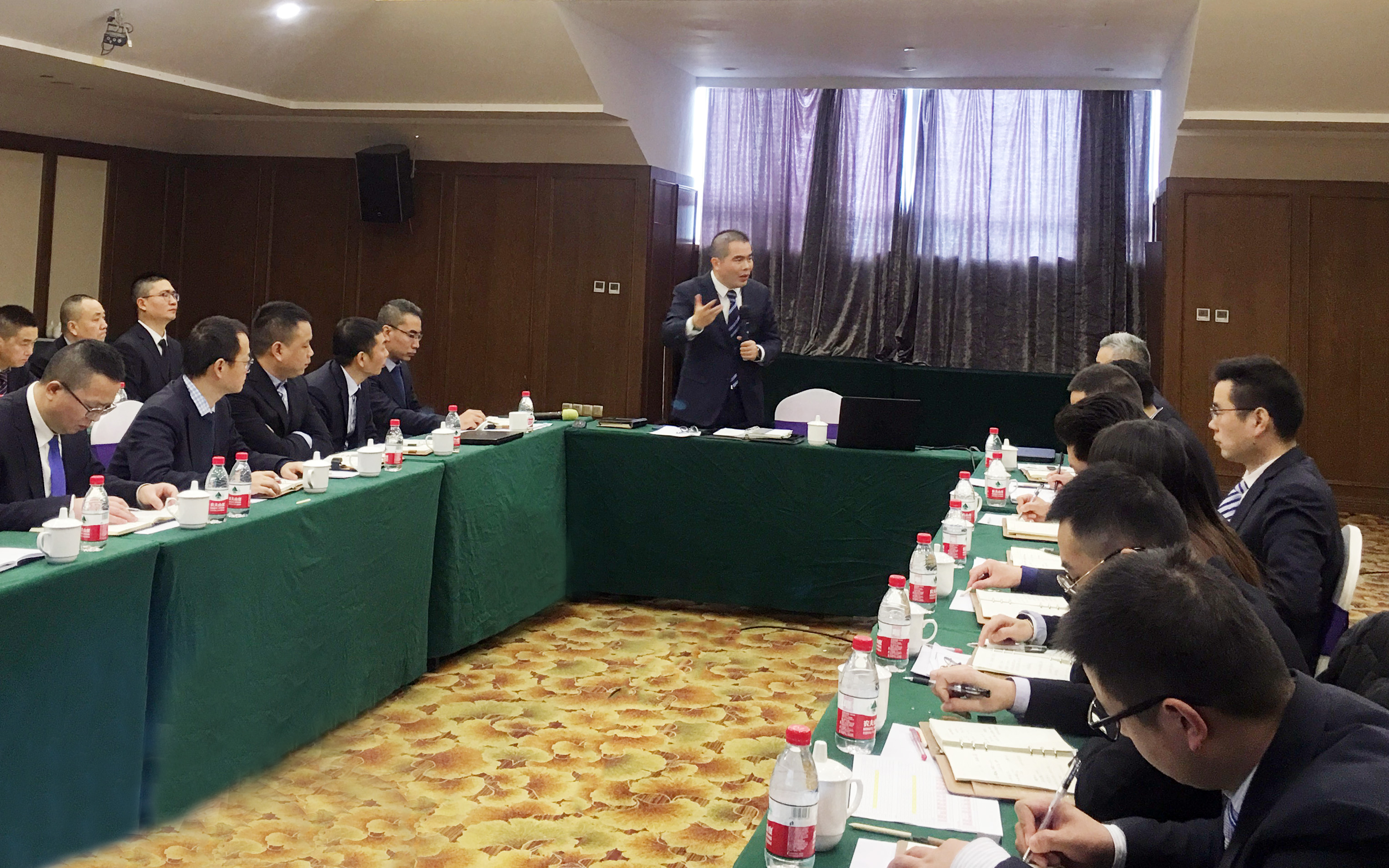 看得高、看得遠(yuǎn)和看得深