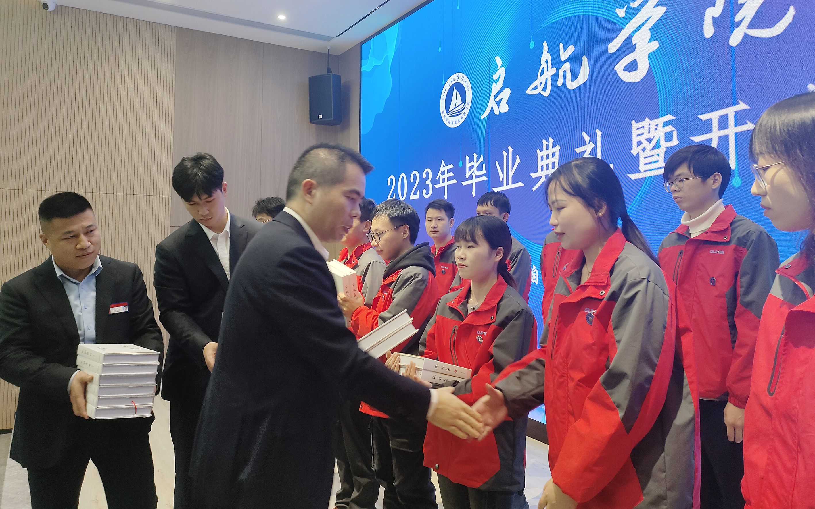 1702284734641035028.jpg 1702284734641035028.jpg