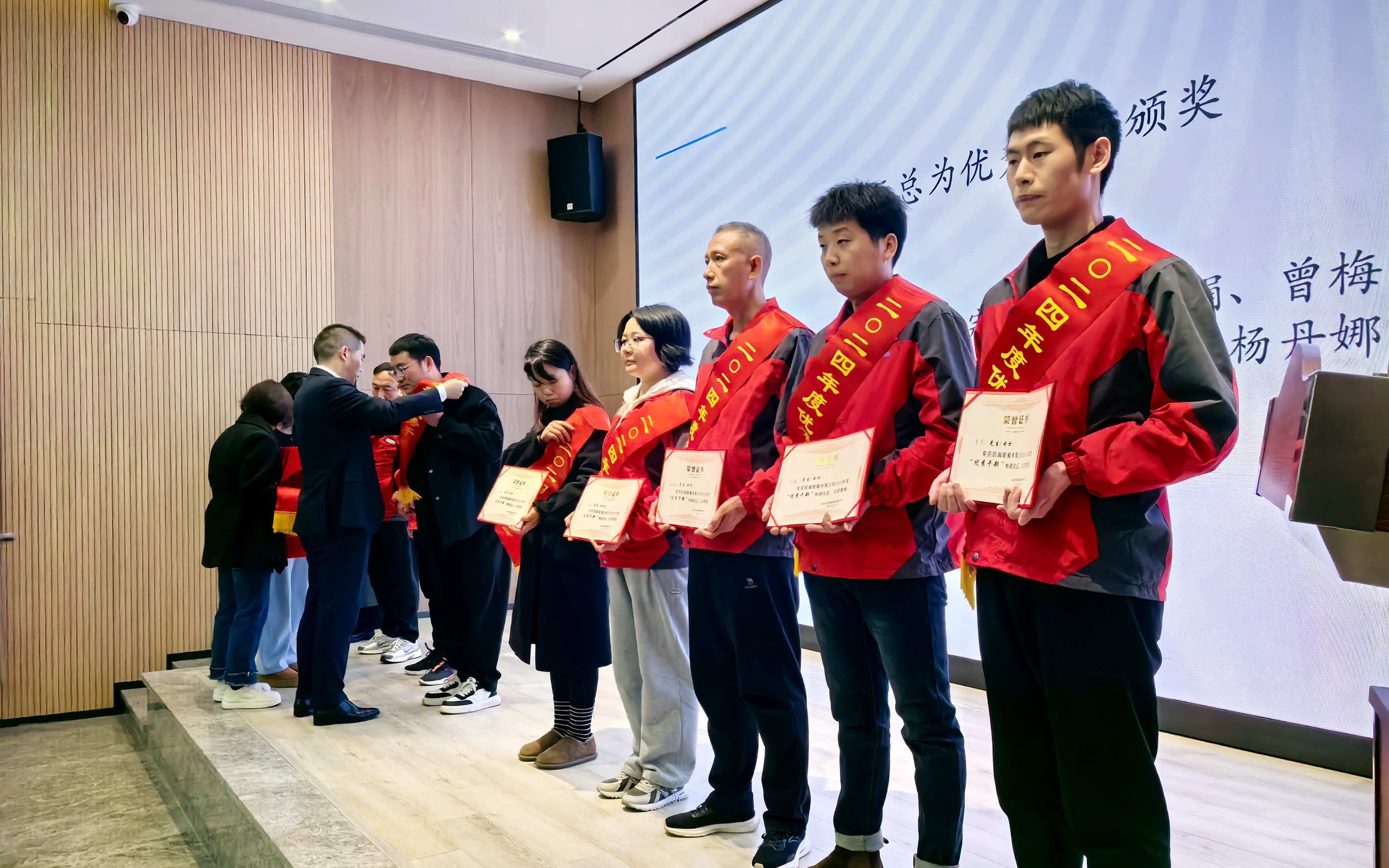 1739490338408072726.jpg 1739490338408072726.jpg